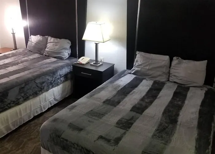 Hotel 2 Queen Beds Room 124 Booking